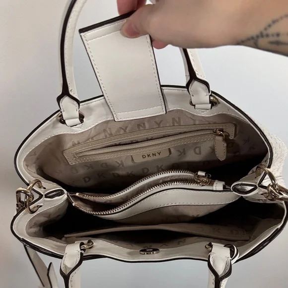 DKNY Signature Logo Satchel Crossbody EUC - Picture 4 of 4